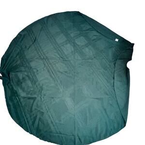 Hunter Green Round Holiday Tablecloth – Fits 6–8 Seat Table (70” Round)